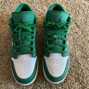Women’s Air Jordan’s 1 Low GS ‘Pine Green’